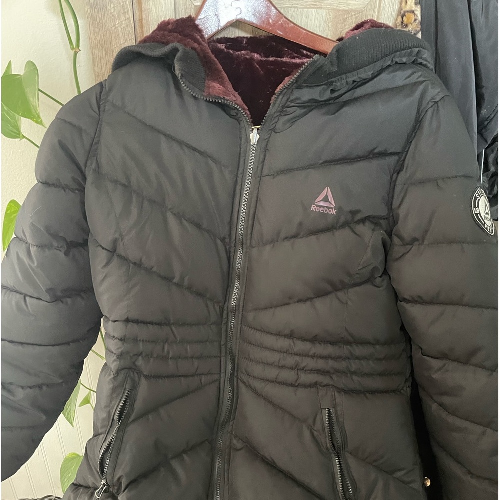 Women’s small Reebok black and maroon. Vary soft inside. Like new!